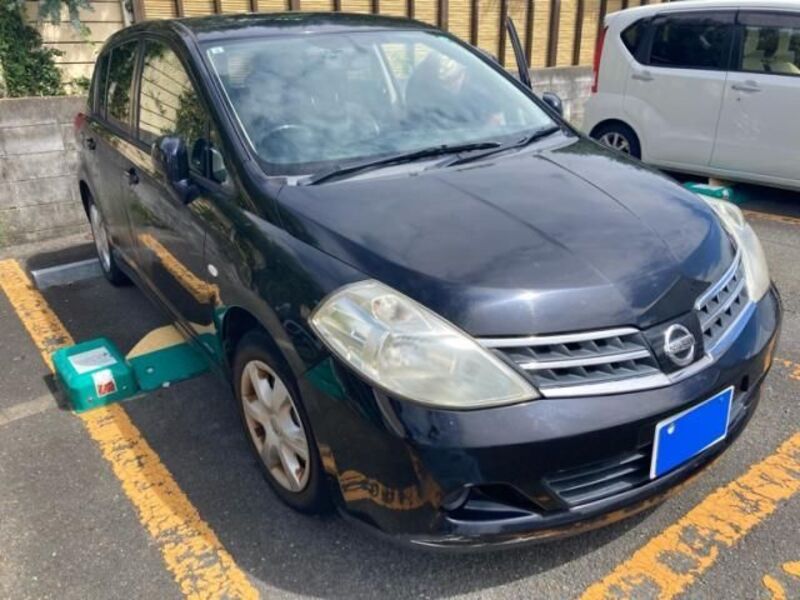 NISSAN TIIDA