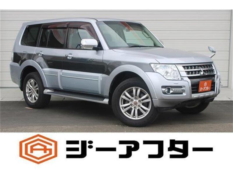 MITSUBISHI PAJERO