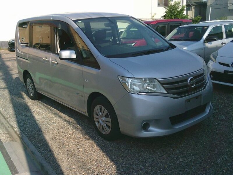 NISSAN SERENA