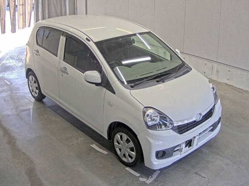 DAIHATSU Mira Es