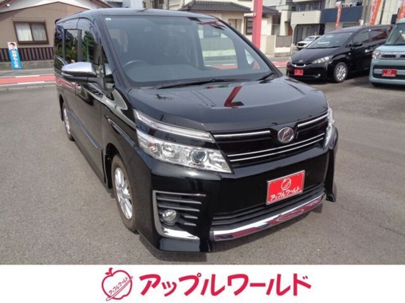 TOYOTA VOXY