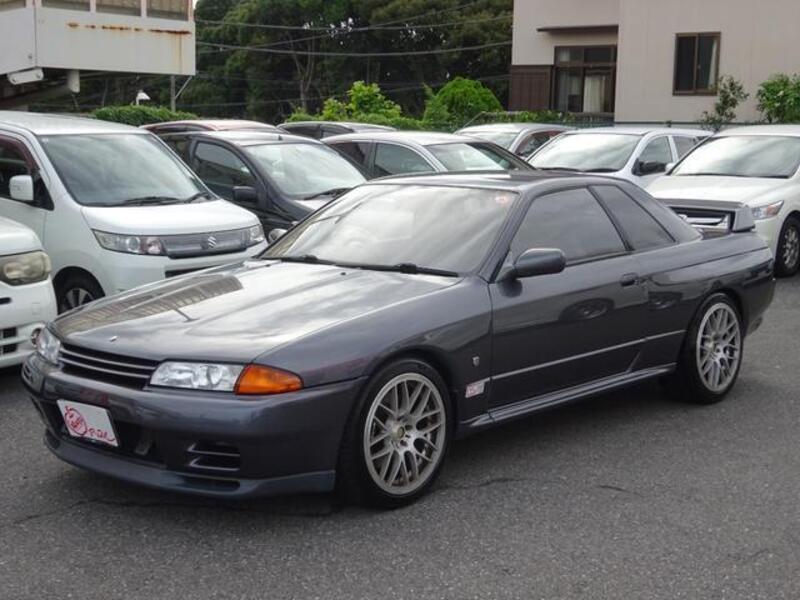 NISSAN SKYLINE