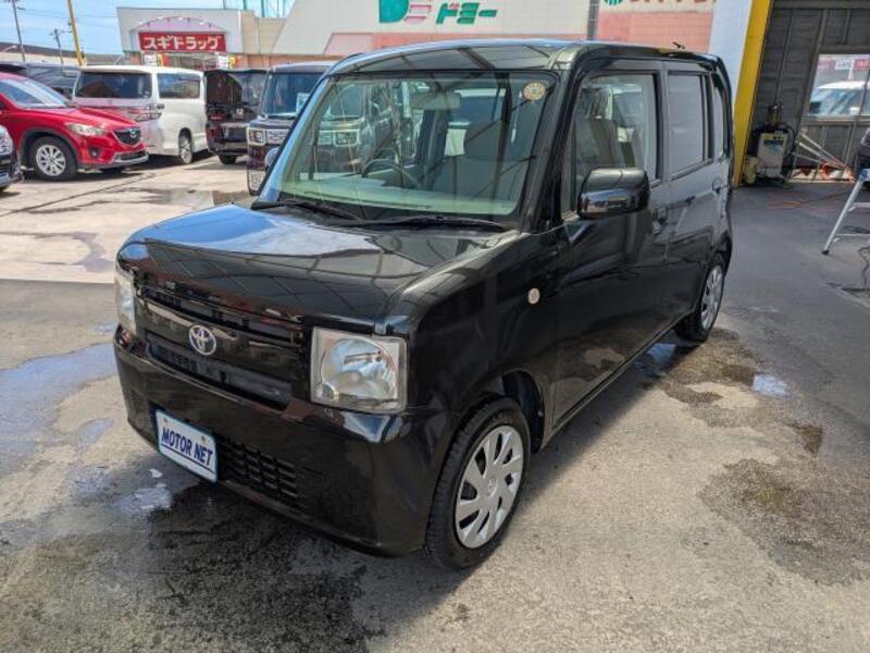 TOYOTA PIXIS SPACE