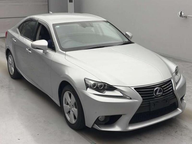 LEXUS IS