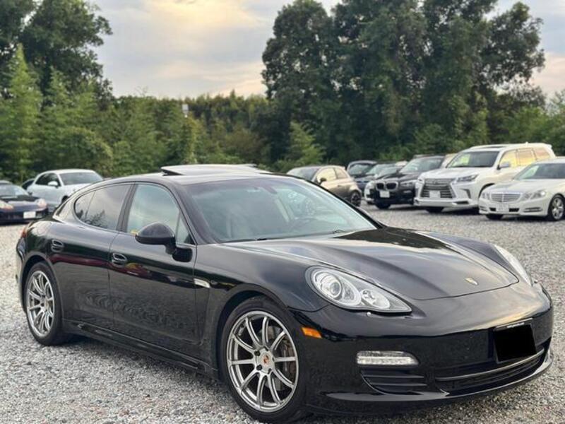 PORSCHE PANAMERA