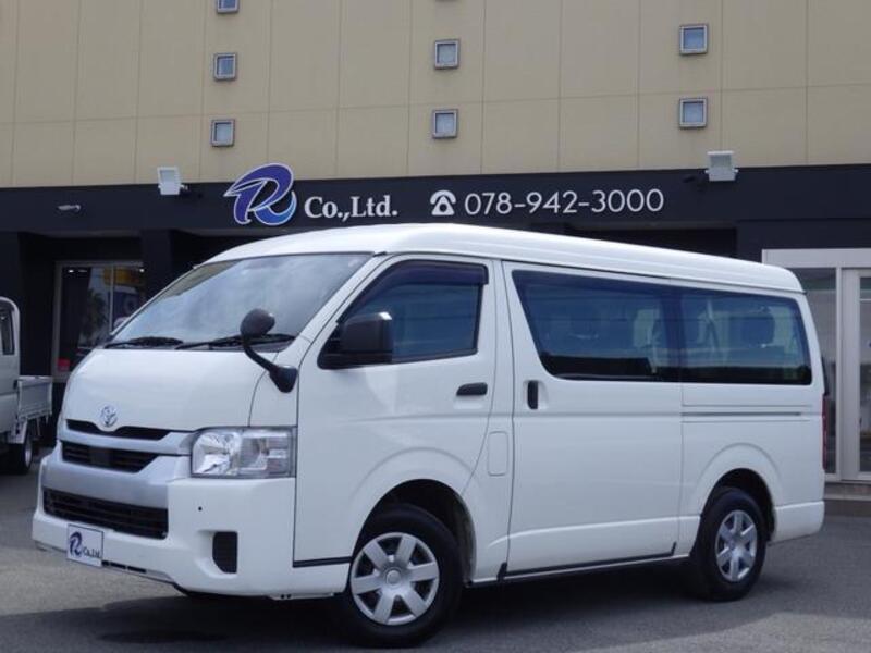 TOYOTA HIACE WAGON