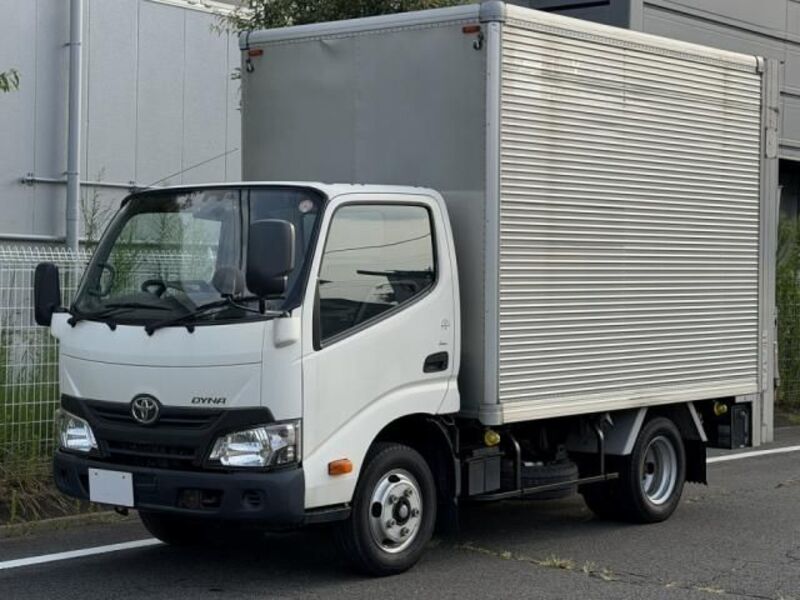 TOYOTA DYNA