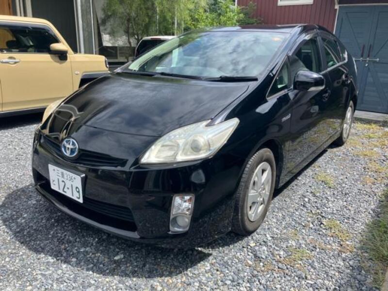 TOYOTA PRIUS