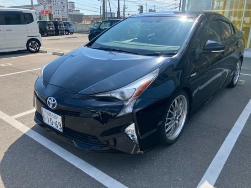 TOYOTA PRIUS
