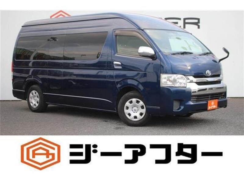 TOYOTA HIACE