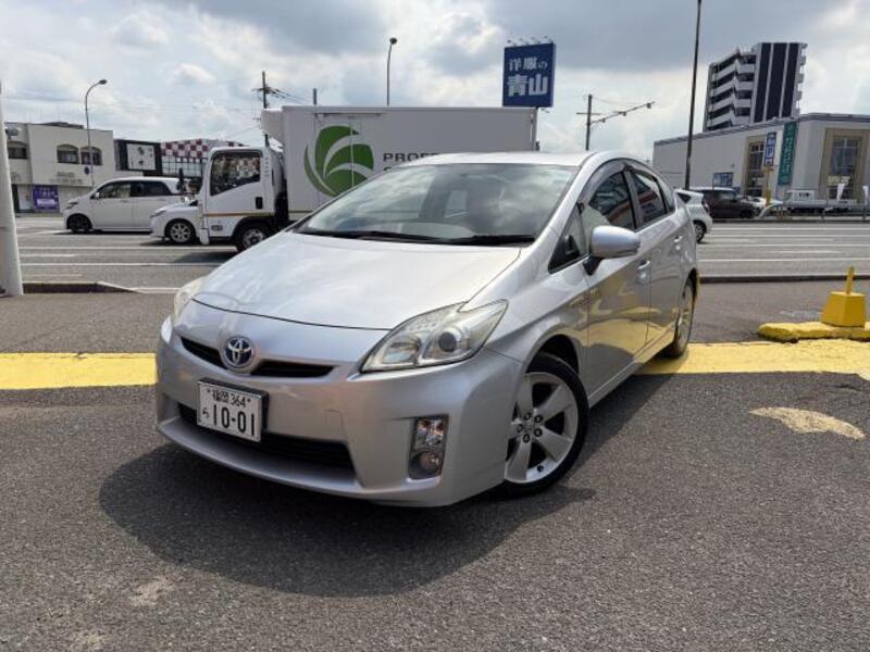 TOYOTA PRIUS