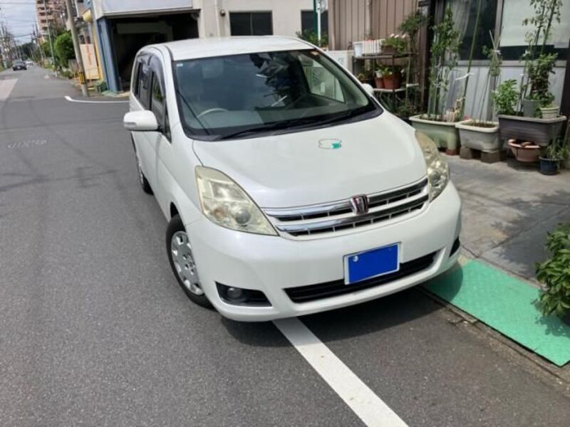 TOYOTA ISIS