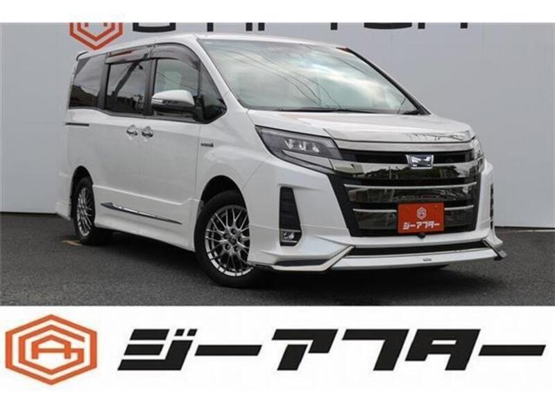 TOYOTA NOAH