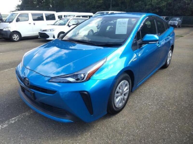 TOYOTA PRIUS
