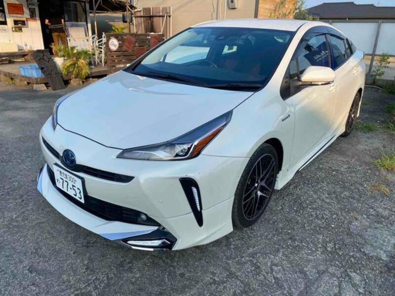 TOYOTA PRIUS