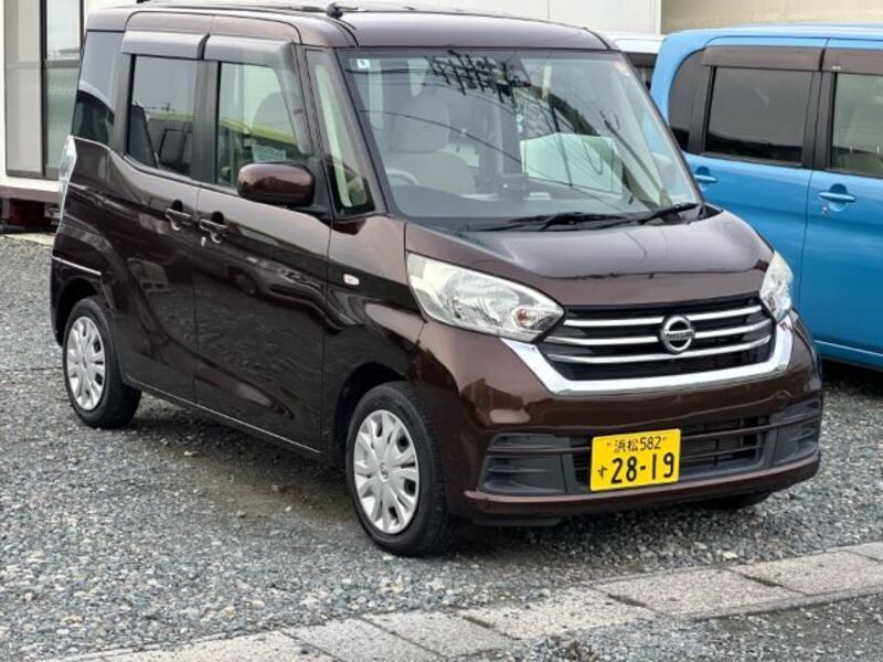 NISSAN DAYZ ROOX