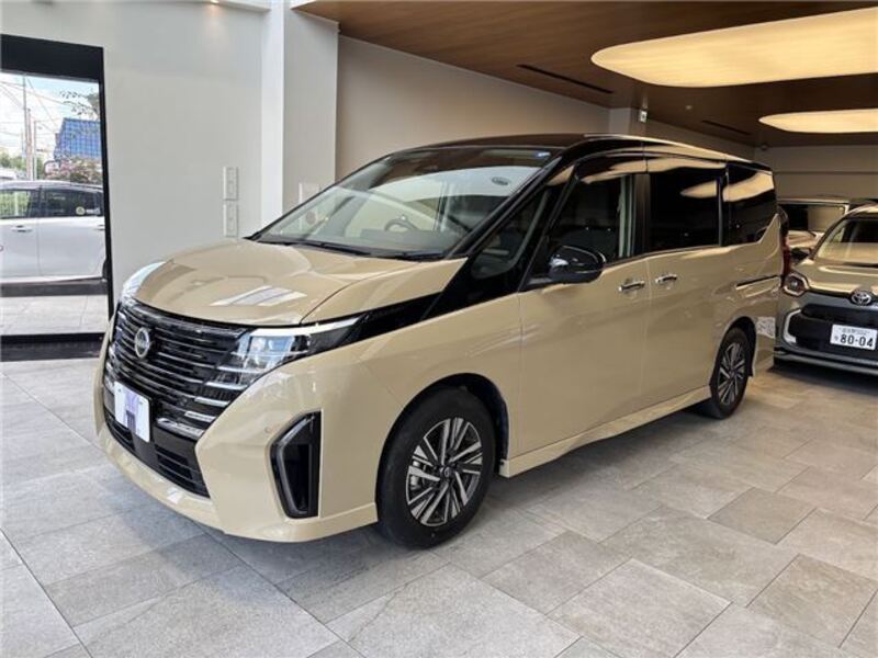 NISSAN SERENA