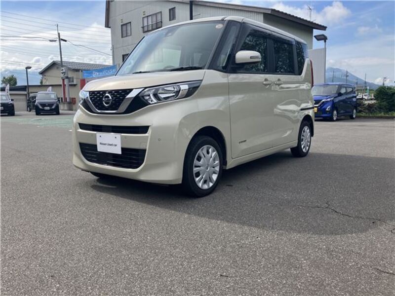NISSAN ROOX