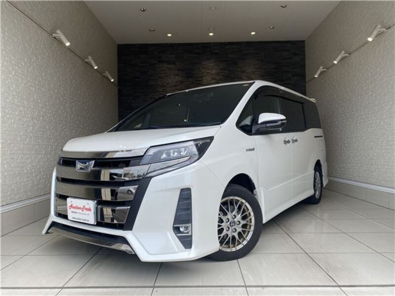 TOYOTA NOAH
