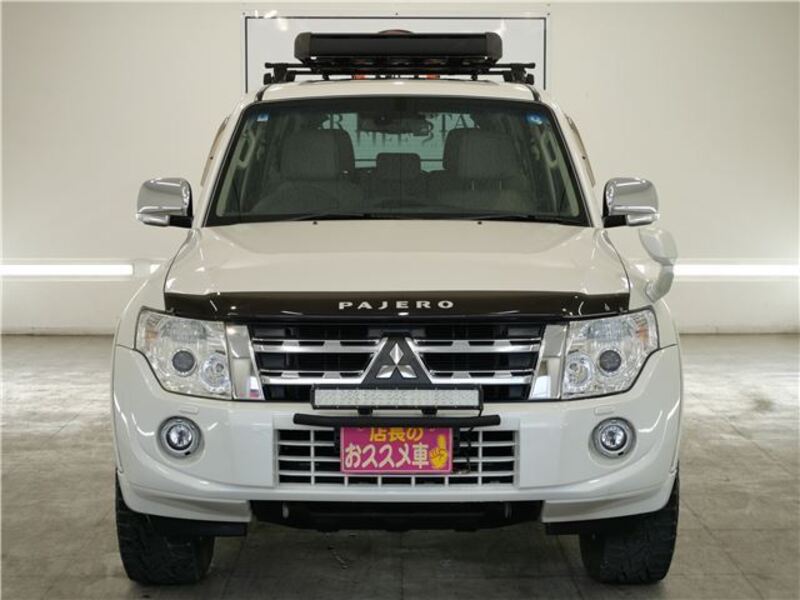 MITSUBISHI PAJERO