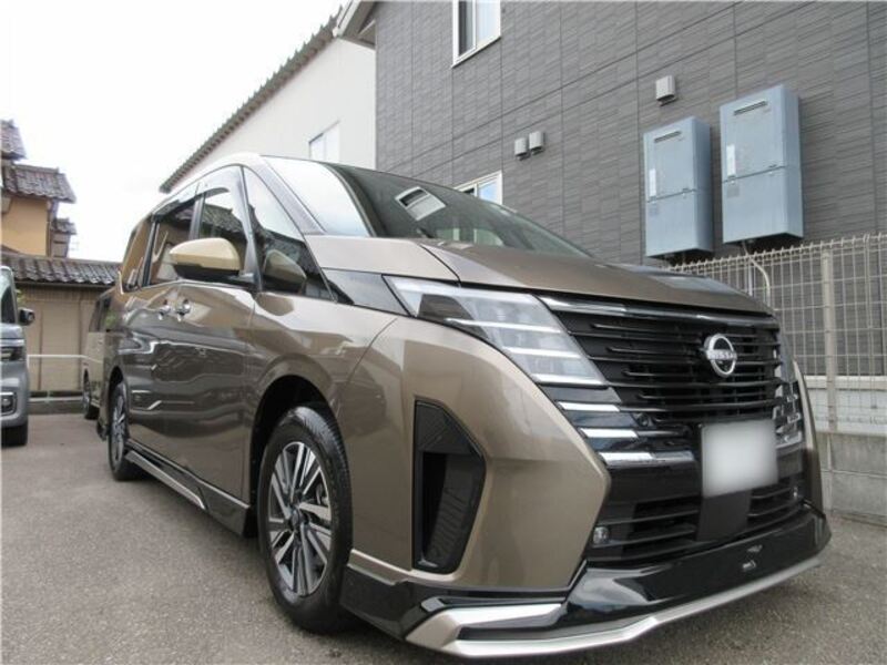 NISSAN SERENA