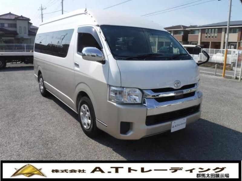 TOYOTA HIACE WAGON