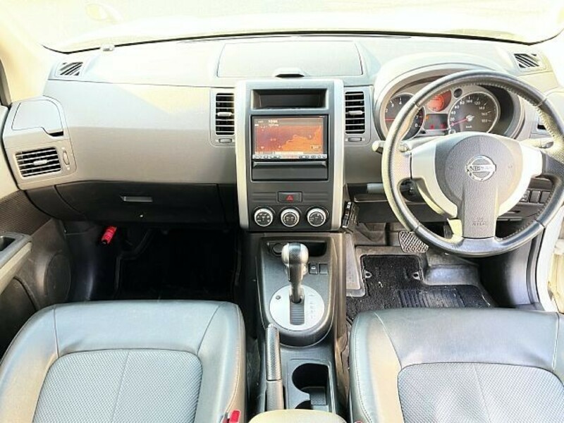 X-TRAIL-1