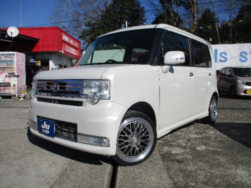 TOYOTA PIXIS SPACE