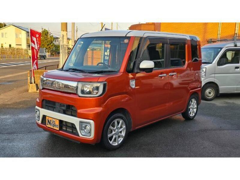 DAIHATSU WAKE