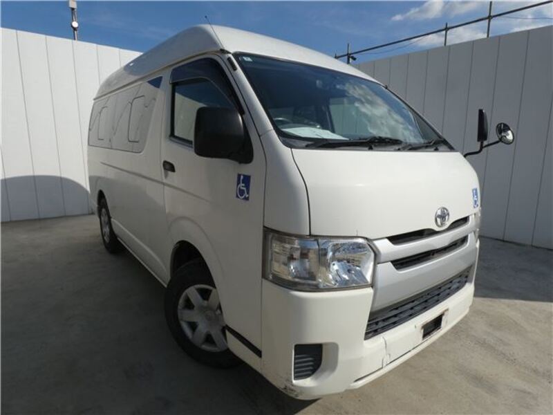 TOYOTA HIACE