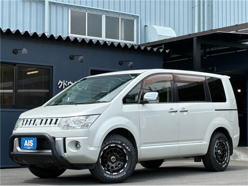 MITSUBISHI DELICA D5