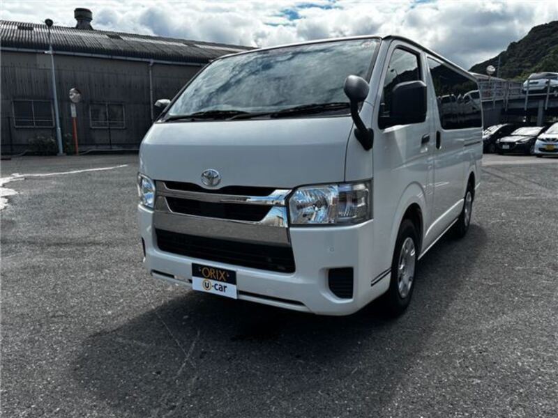TOYOTA HIACE VAN