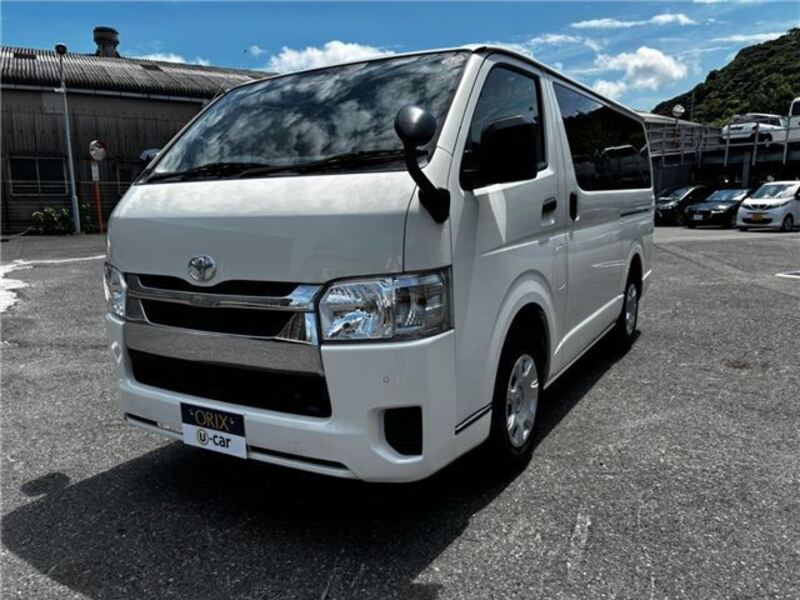 TOYOTA HIACE VAN