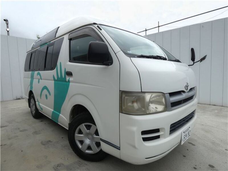 TOYOTA HIACE VAN