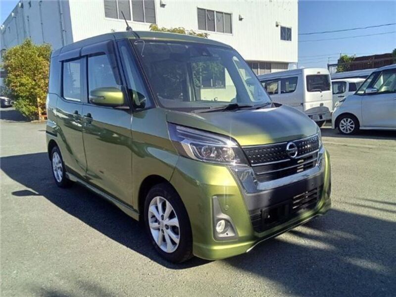 NISSAN DAYZ ROOX