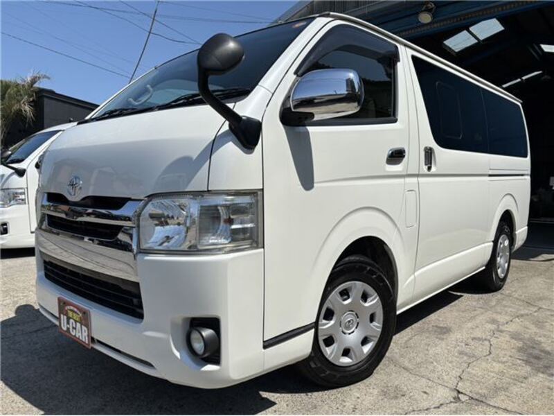 TOYOTA HIACE VAN