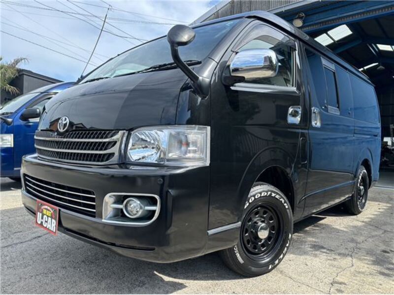 TOYOTA HIACE VAN