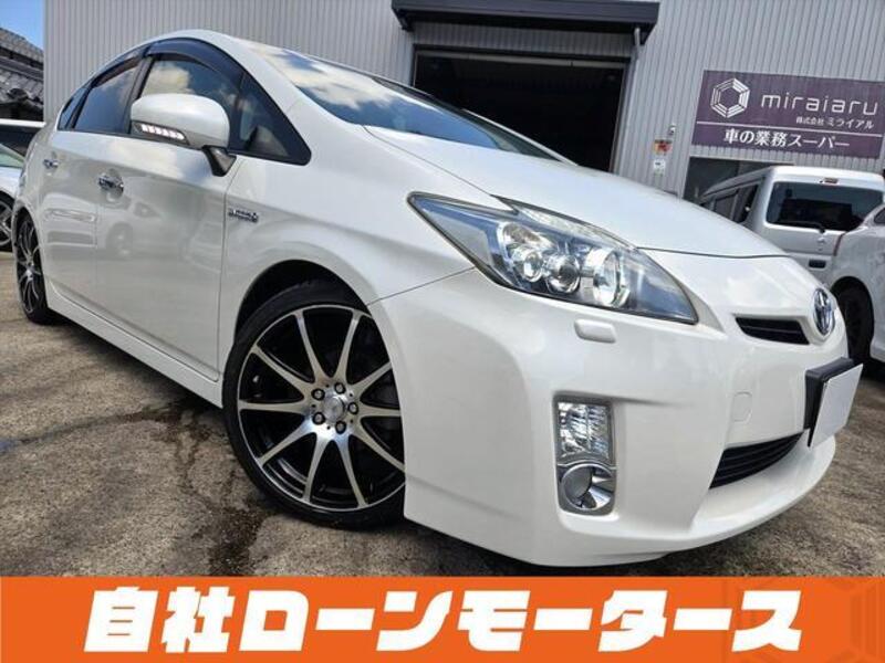 TOYOTA PRIUS
