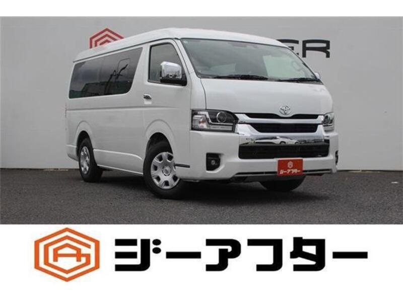 TOYOTA HIACE