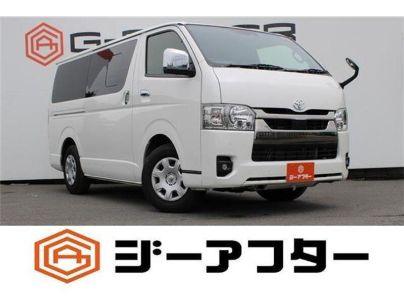 TOYOTA HIACE