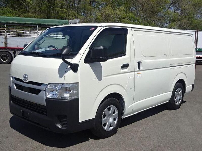 TOYOTA HIACE
