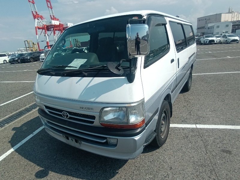 TOYOTA HIACE VAN