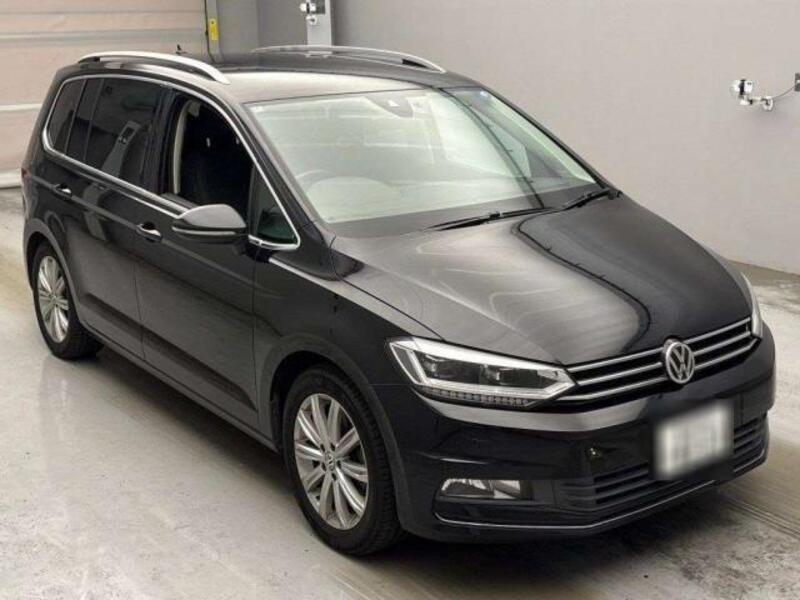 VOLKSWAGEN GOLF TOURAN