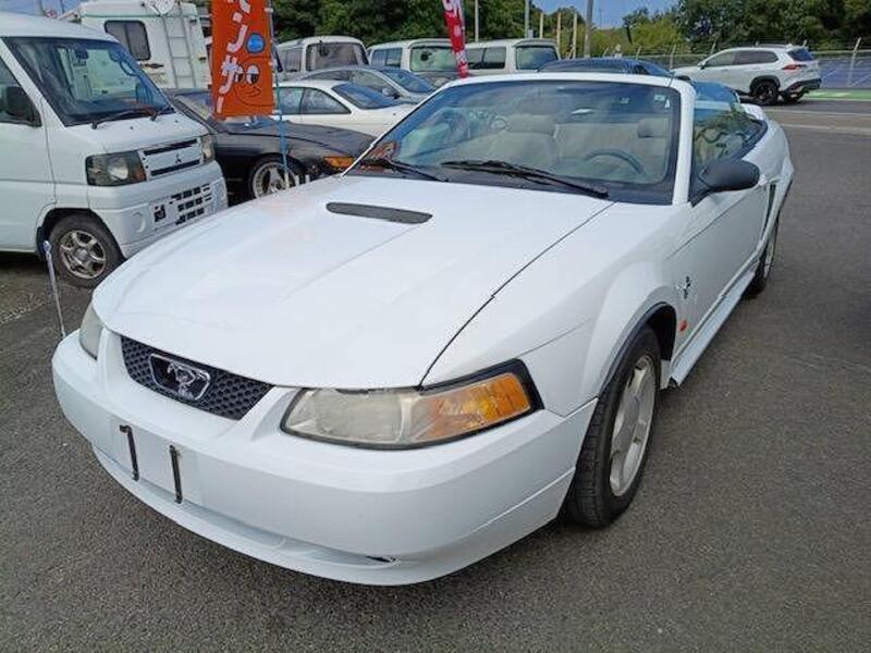 FORD MUSTANG
