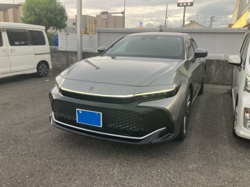 TOYOTA CROWN CROSSOVER