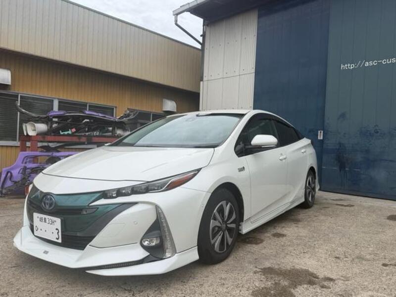 TOYOTA PRIUS PHV