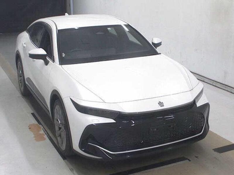 TOYOTA CROWN CROSSOVER