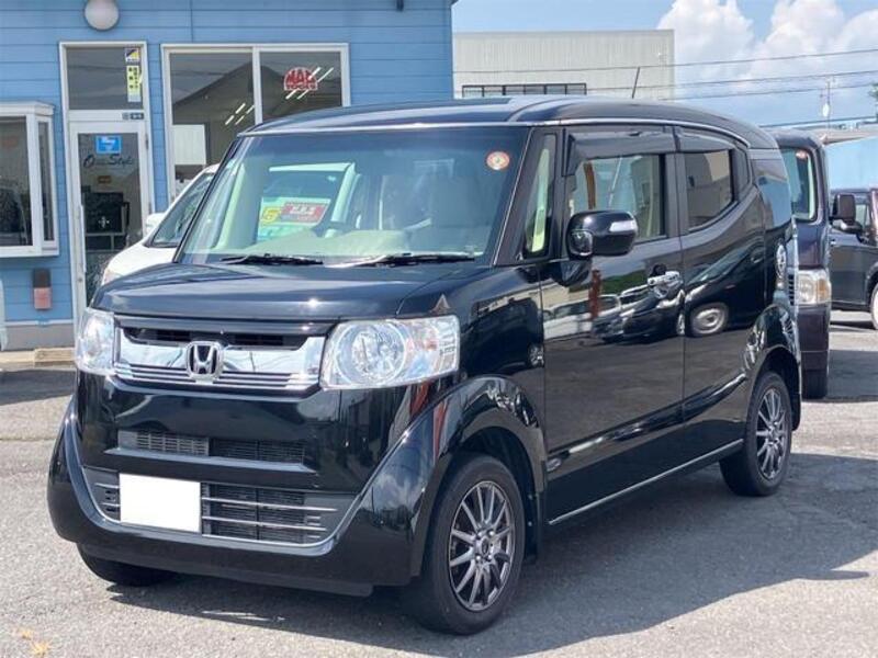 HONDA N BOX SLASH