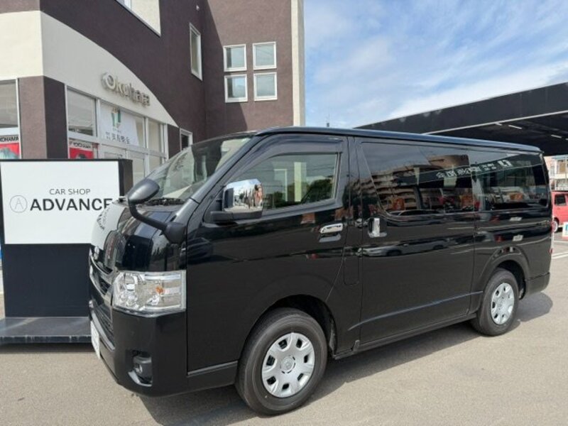 TOYOTA HIACE VAN