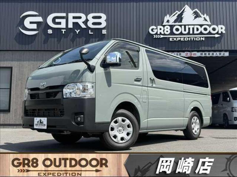 TOYOTA HIACE VAN